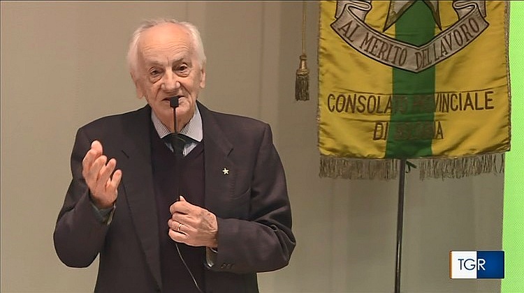 Maestri del lavoro e giovanissimi: un bell’incontro