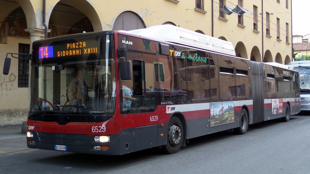 Gli abbonamenti agevolati del bus per gli universitari
